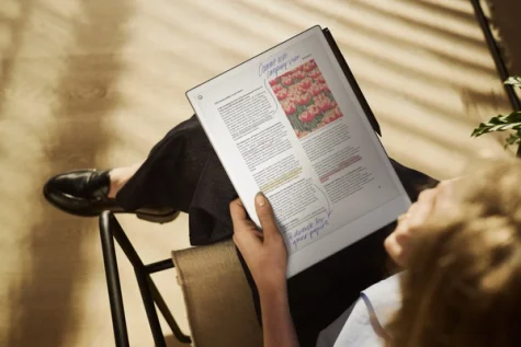 A person reading a document on her reMarkable Paper Pro.