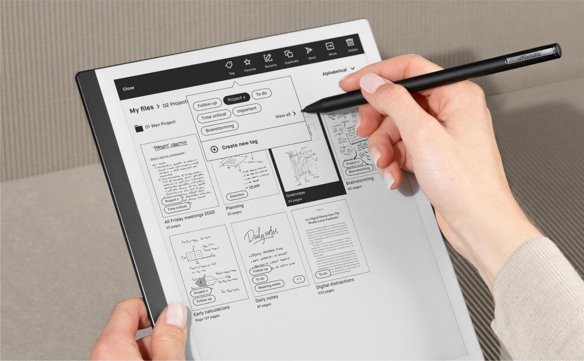 Level up your organizing skills with folders and tags article image